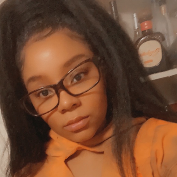 Meet your Posher, Amber - Picture 1 of 1